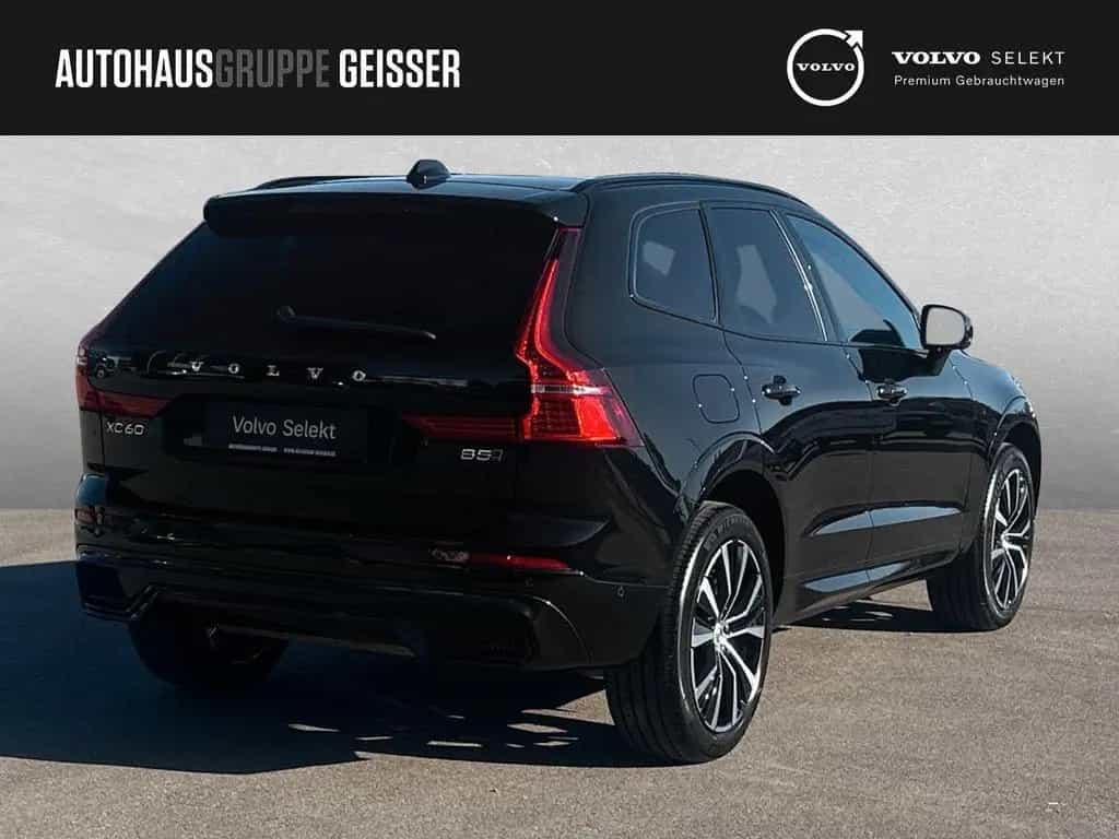 Volvo XC60 B5 AWD Ultra Dark ACC BLIS HUD LED SD 06/2025-photo-6