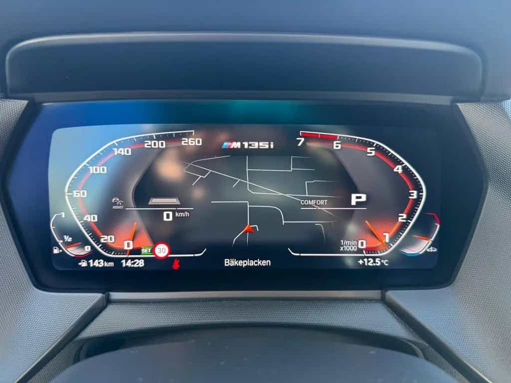 BMW M135 i xDrive Navi LED Memory Head-Up Kamera 12/2020-photo-29