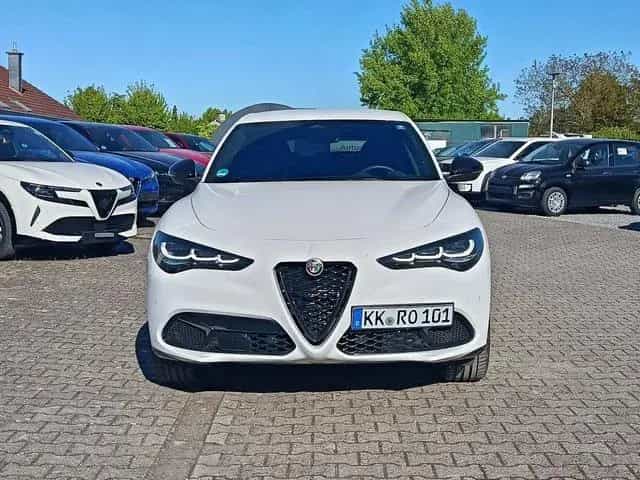 Alfa Romeo Stelvio Veloce Q4 #AHK #HARMAN 11/2025-photo-1