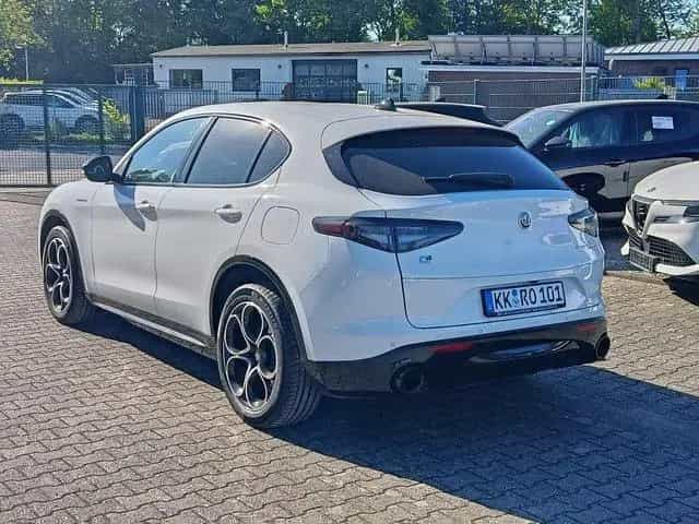 Alfa Romeo Stelvio Veloce Q4 #AHK #HARMAN 11/2025-photo-3