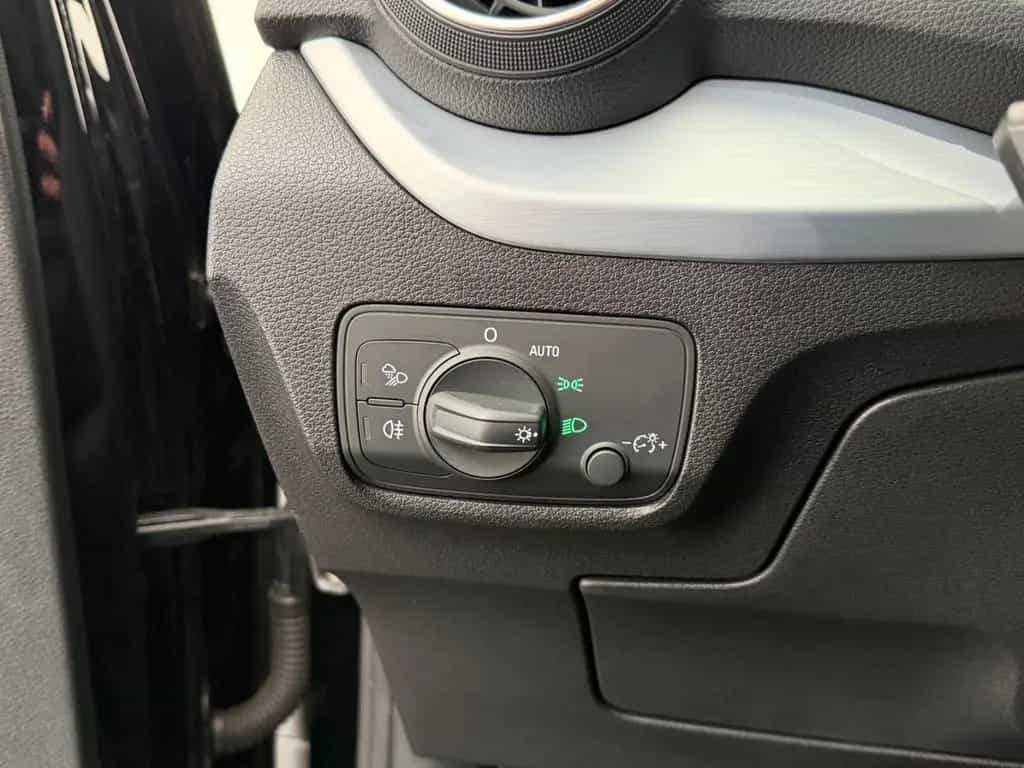 Audi Q2 35 TFSI*SPORT*LED-AHK-TEMPO-SHZ-PDC-DSP-MMI 01/2020-photo-31