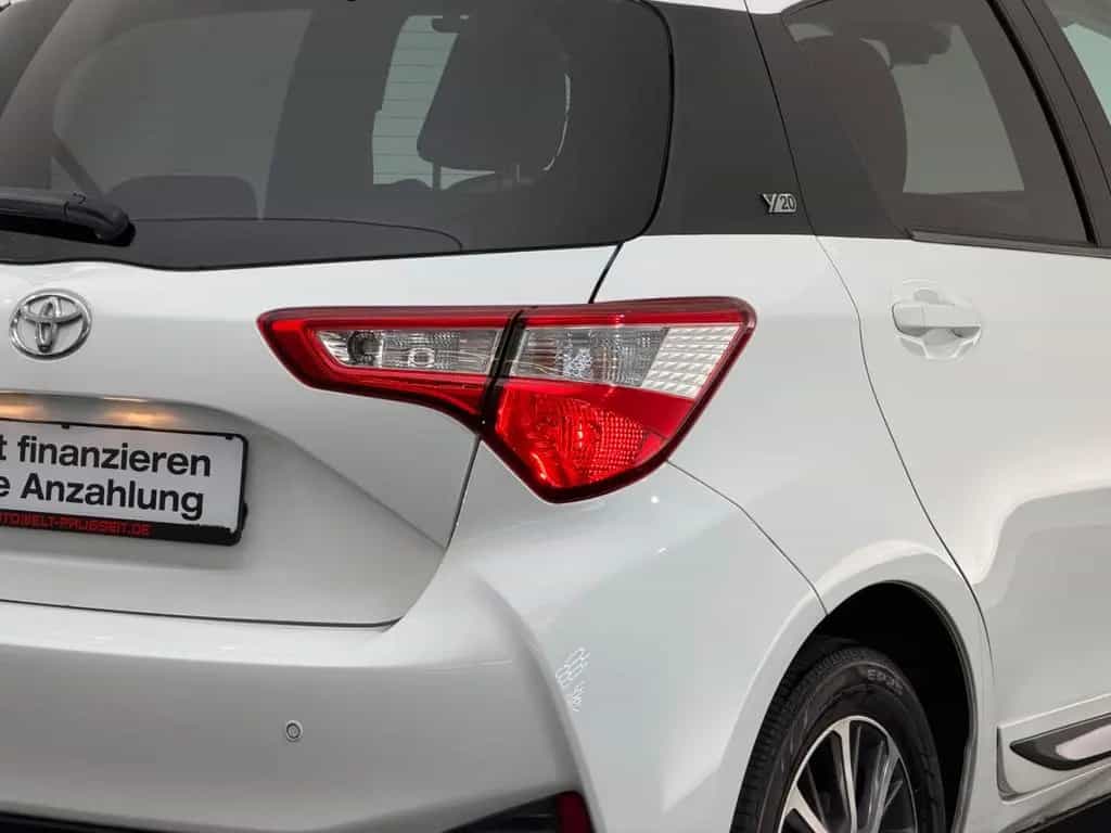 Toyota Yaris 1.5 Dual-VVT-iE*TEAM D*R.KAM-SPUR-SHZ-USB 03/2019-photo-11