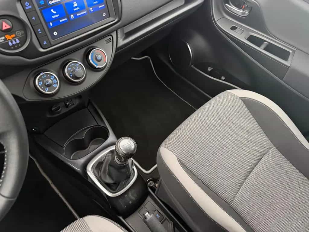 Toyota Yaris 1.5 Dual-VVT-iE*TEAM D*R.KAM-SPUR-SHZ-USB 03/2019-photo-38