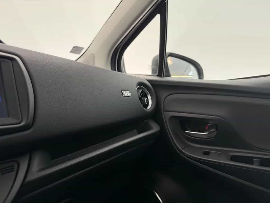 Toyota Yaris 1.5 Dual-VVT-iE*TEAM D*R.KAM-SPUR-SHZ-USB 03/2019-photo-39