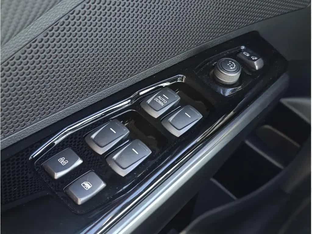 Ssangyong Tivoli Sapphire 1.5 AT6 Kamera Sitz-/Lenkradheiz 09/2023-photo-17