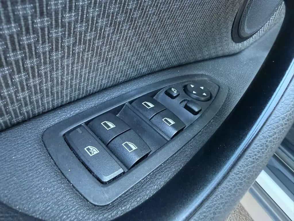BMW X1 sDrive 18 i Advantage GARANTIE 07/2020-photo-20