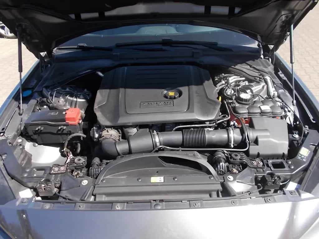 Jaguar XE Prestige, Leder, Navi, Rundum Kamera 03/2017-photo-8