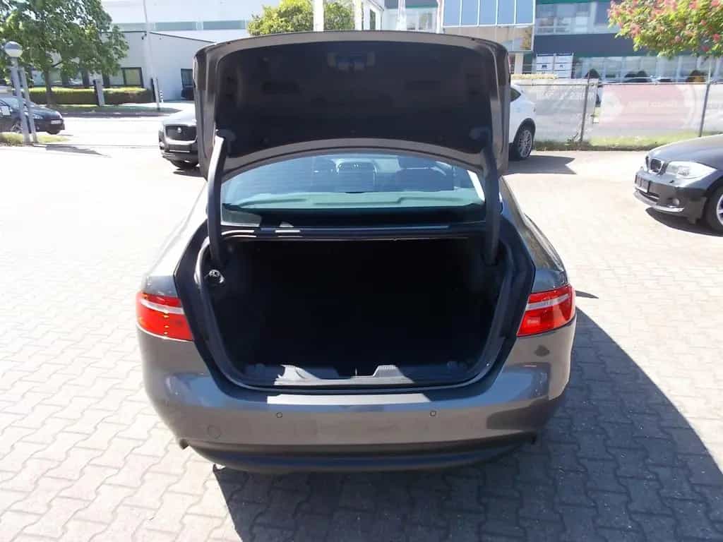 Jaguar XE Prestige, Leder, Navi, Rundum Kamera 03/2017-photo-9