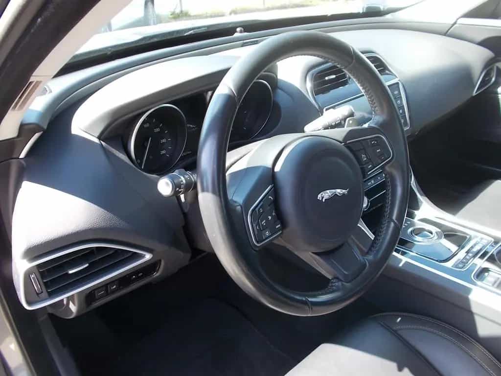 Jaguar XE Prestige, Leder, Navi, Rundum Kamera 03/2017-photo-14
