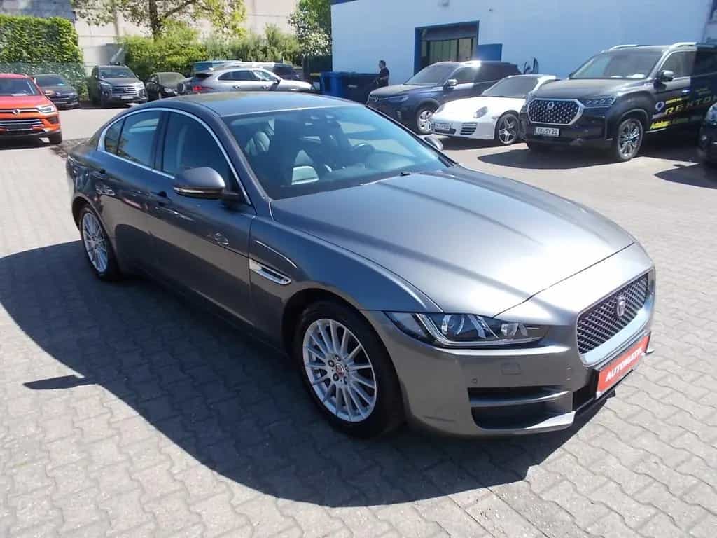 Jaguar XE Prestige, Leder, Navi, Rundum Kamera 03/2017-photo-0