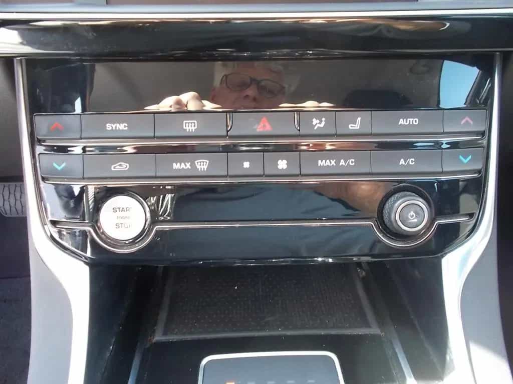 Jaguar XE Prestige, Leder, Navi, Rundum Kamera 03/2017-photo-25