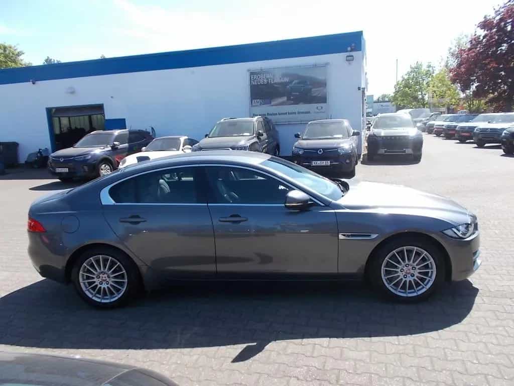 Jaguar XE Prestige, Leder, Navi, Rundum Kamera 03/2017-photo-1