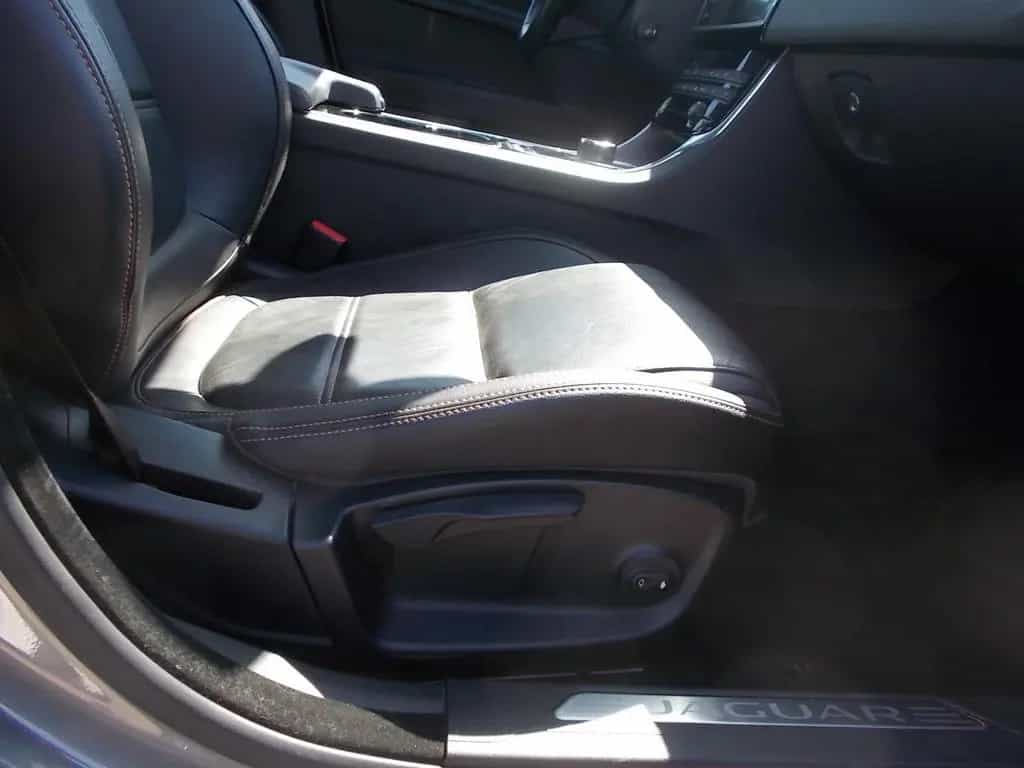 Jaguar XE Prestige, Leder, Navi, Rundum Kamera 03/2017-photo-33