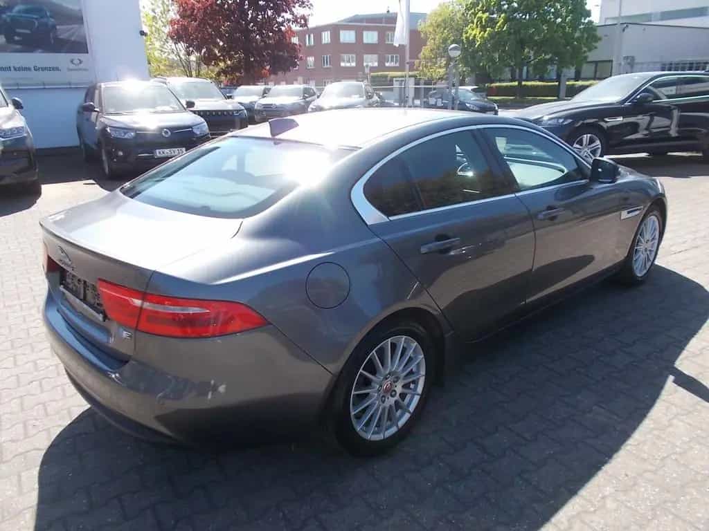 Jaguar XE Prestige, Leder, Navi, Rundum Kamera 03/2017-photo-2