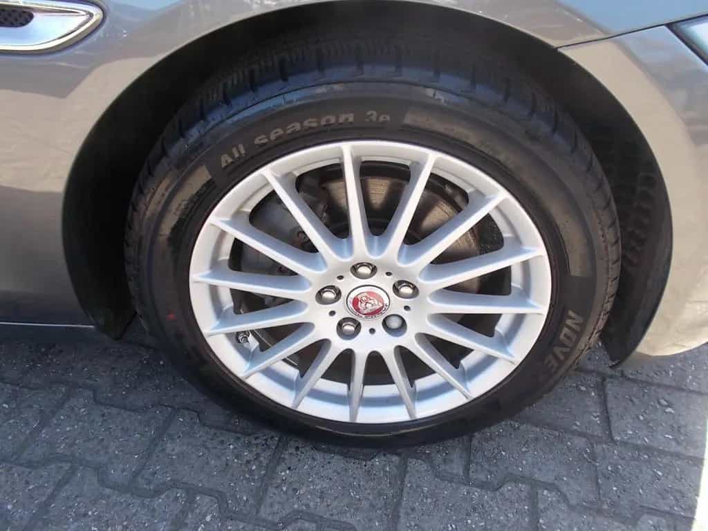 Jaguar XE Prestige, Leder, Navi, Rundum Kamera 03/2017-photo-6