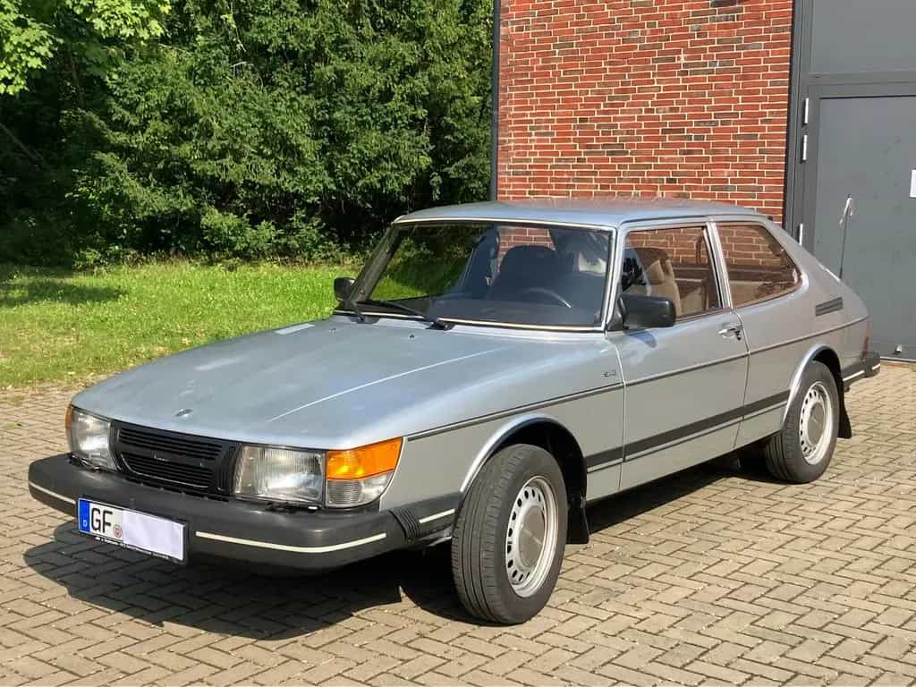 Saab 900 10/1985-photo-0