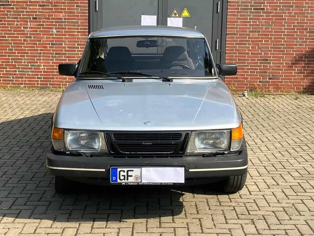 Saab 900 10/1985-photo-1