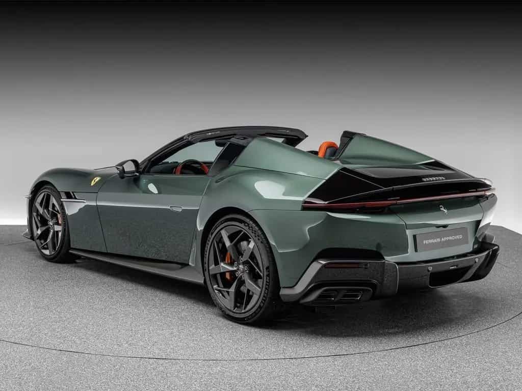 Ferrari 12Cilindri Spider 08/2025-photo-2