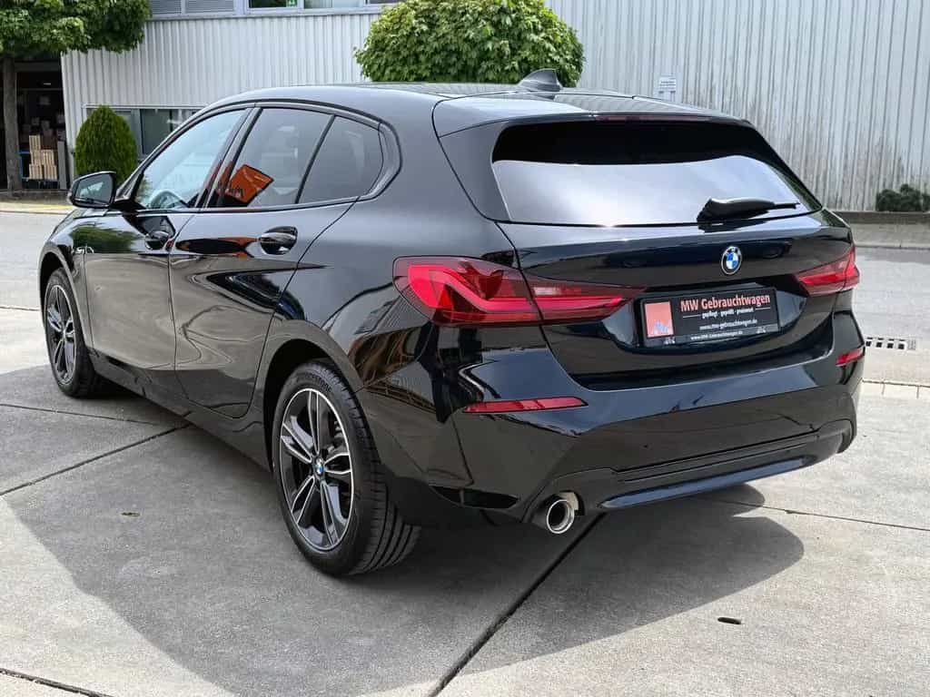 BMW 118 i Steptr. Sport-Line LED SHZ PDC CarPlay NAV 03/2023-photo-18