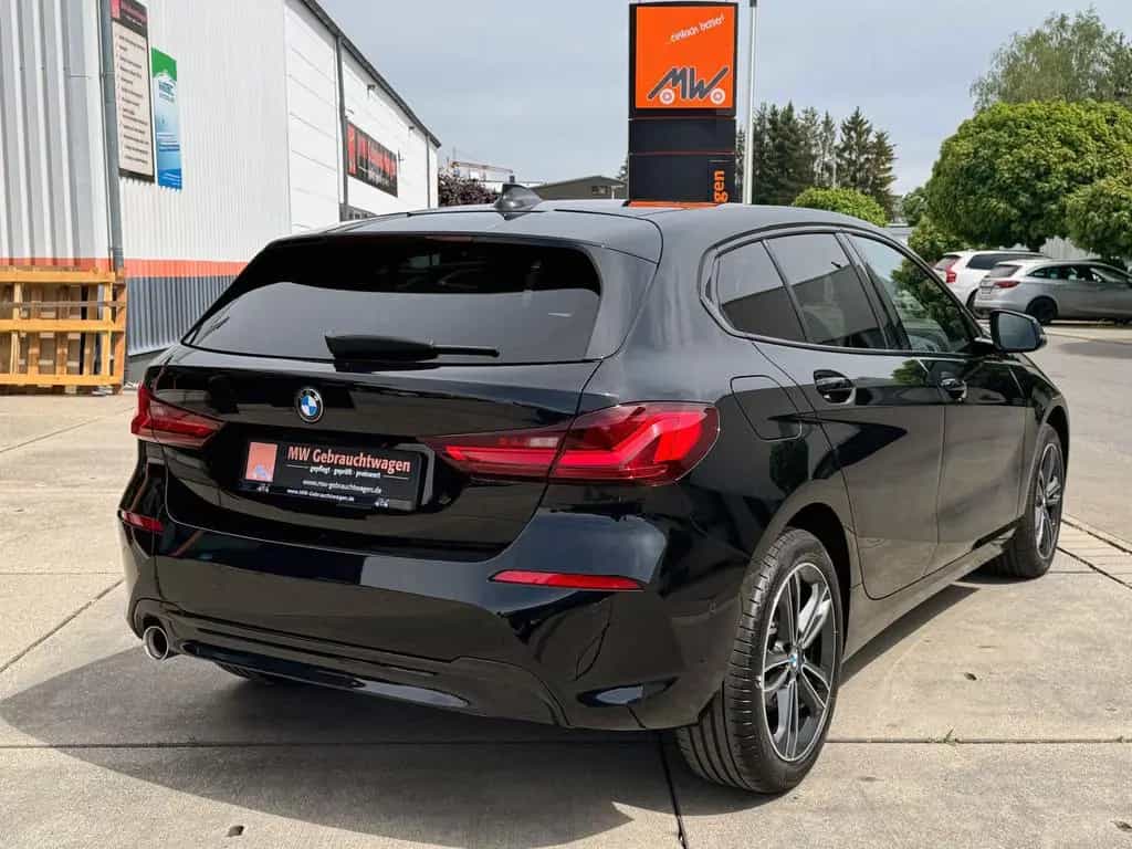 BMW 118 i Steptr. Sport-Line LED SHZ PDC CarPlay NAV 03/2023-photo-21