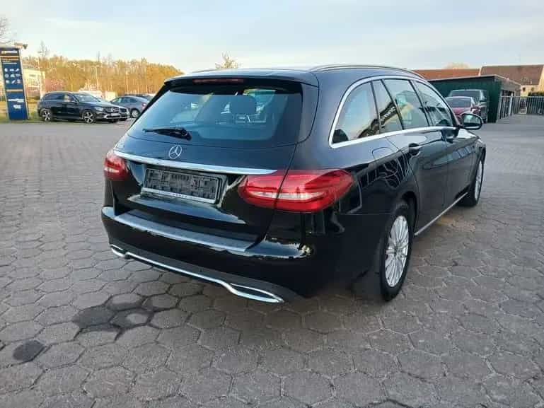 Mercedes-Benz C 180 C T-Modell/Navi/sitzh./AHK./Automatic 04/2018-photo-4
