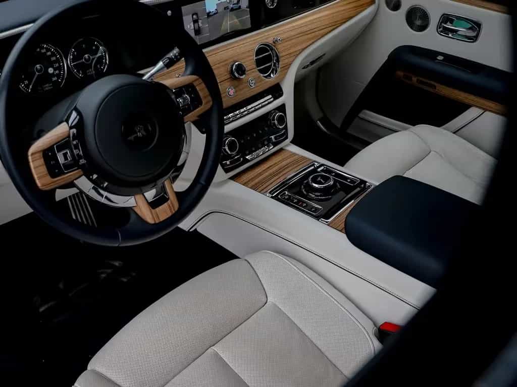 Rolls-Royce Ghost 09/2023-photo-16
