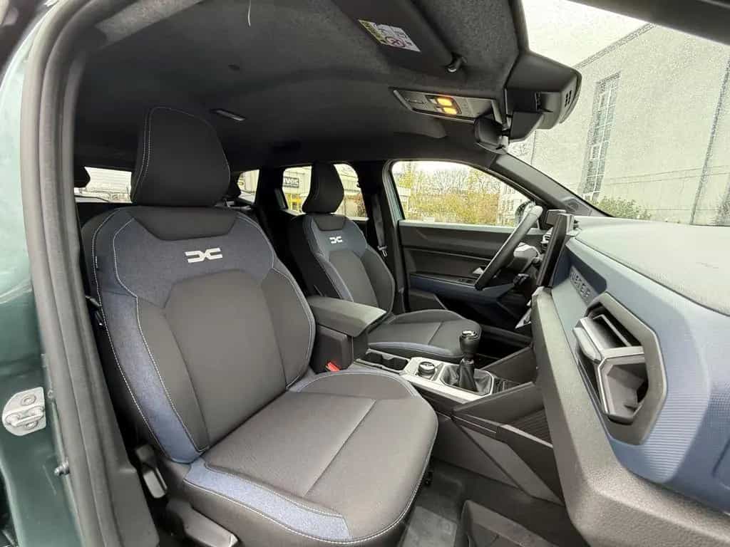 Dacia DusterIIITCe130Journey 4x4 AHK ZEDER-GRÜN SHZ 10/2024-photo-7