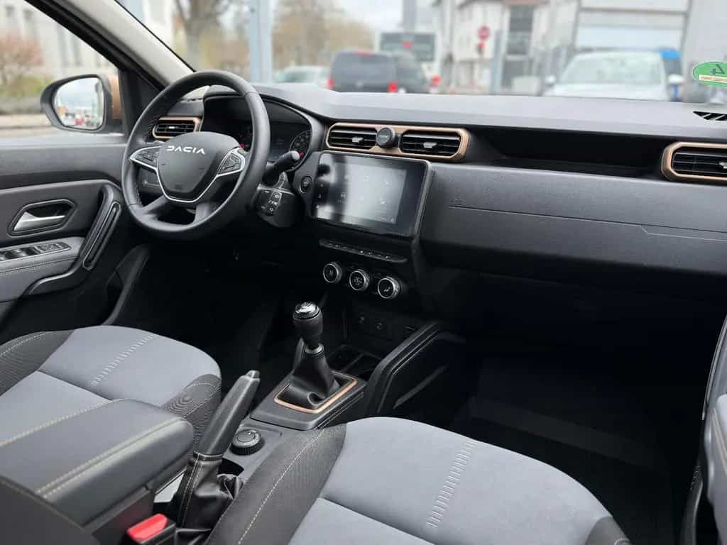 Dacia Duster II Extreme 4WD NAVI SHZ LED 360CAM 12/2023-photo-3