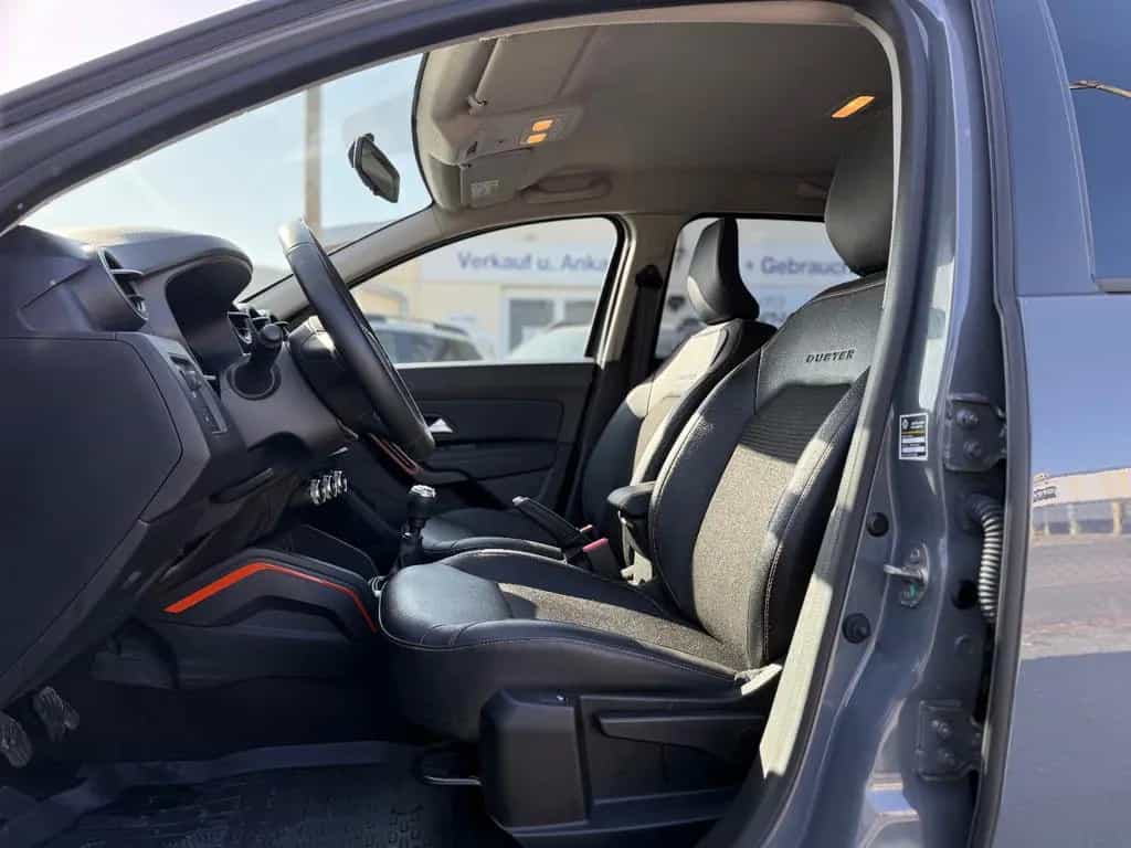 Dacia Duster II Extreme 4WD AHK NAVI 360CAM SHZ TOTW. 12/2022-photo-13
