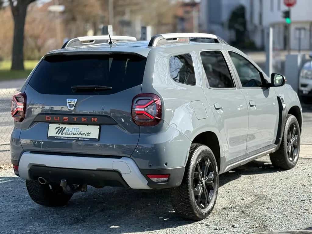 Dacia Duster II Extreme 4WD AHK NAVI 360CAM SHZ TOTW. 12/2022-photo-3