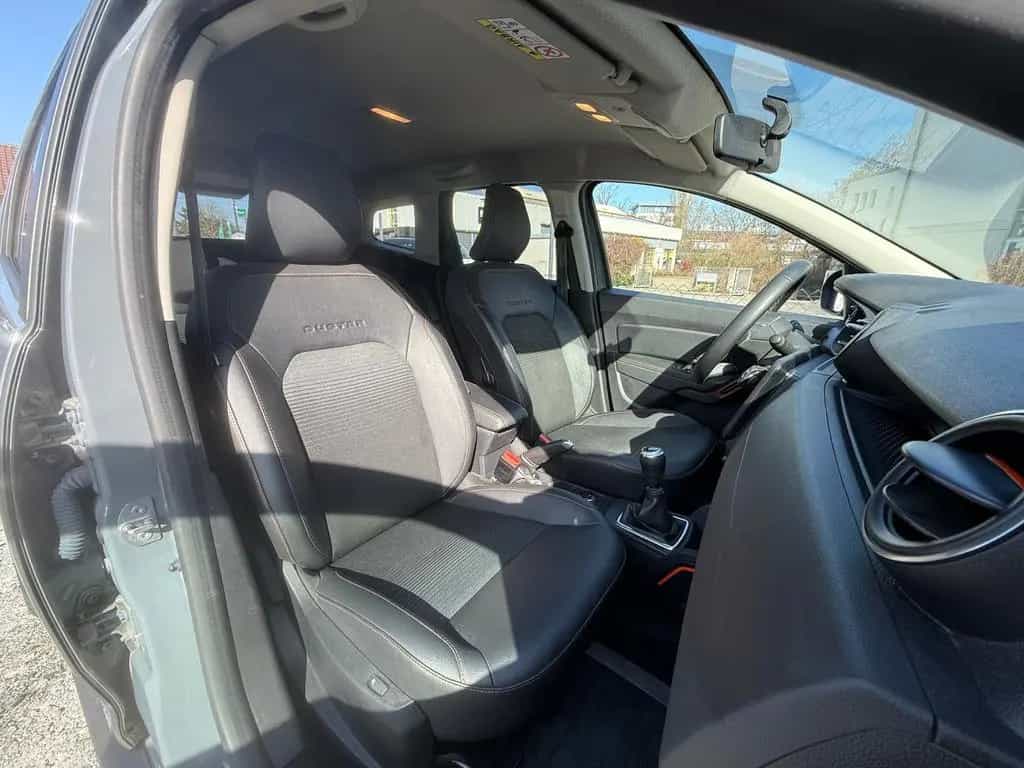 Dacia Duster II Extreme 4WD AHK NAVI 360CAM SHZ TOTW. 12/2022-photo-7