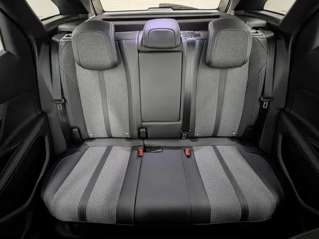 Peugeot 3008 1.5 BlueHDi 130 Allure Pack Navi 07/2021-photo-11