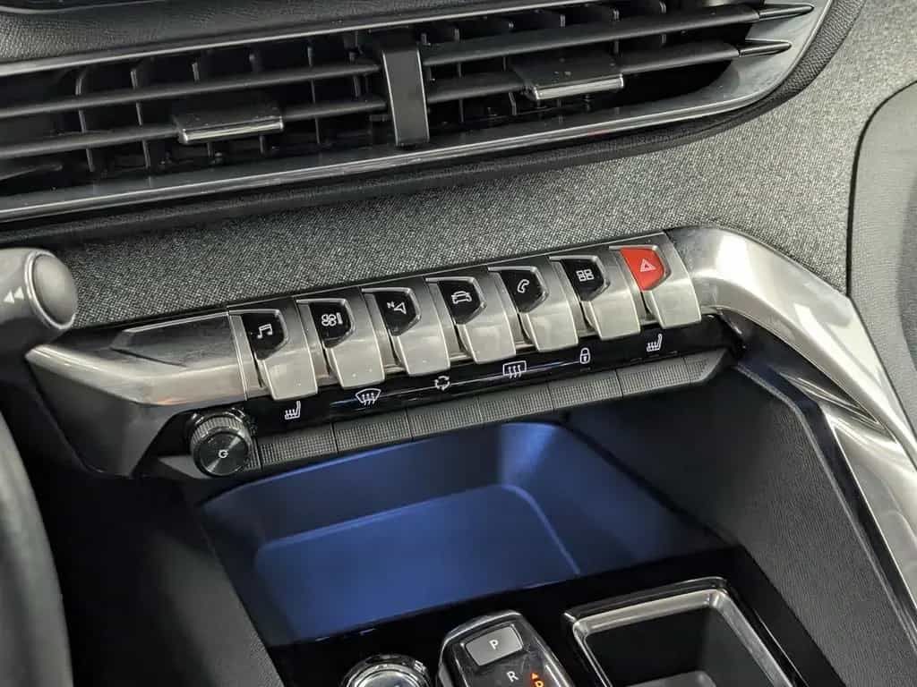 Peugeot 3008 1.5 BlueHDi 130 Allure Pack Navi 07/2021-photo-16