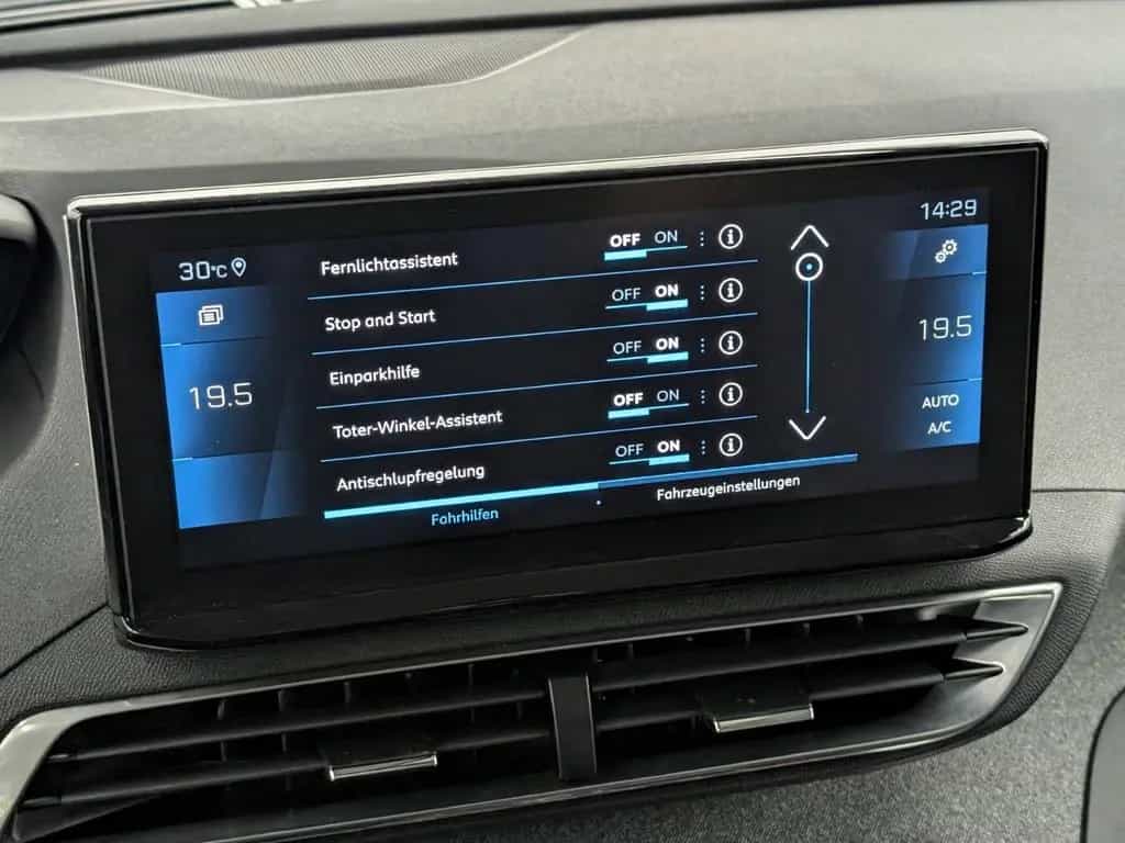 Peugeot 3008 1.5 BlueHDi 130 Allure Pack Navi 07/2021-photo-21