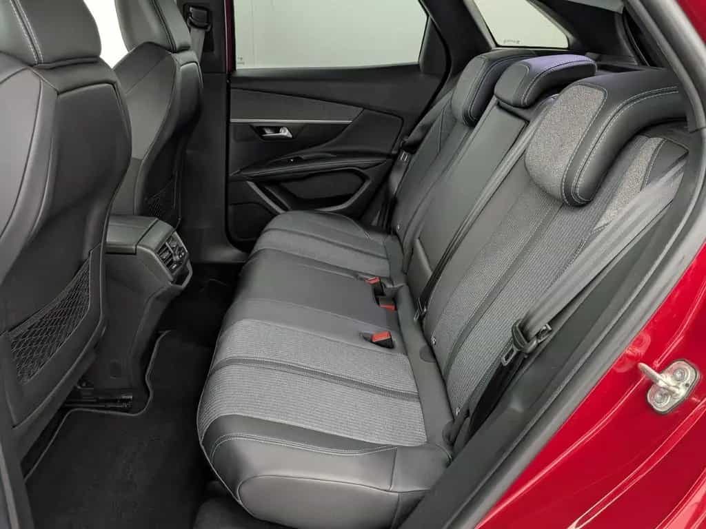 Peugeot 3008 1.5 BlueHDi 130 Allure Pack Navi 07/2021-photo-7