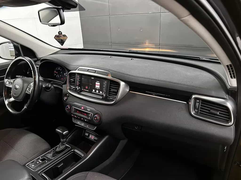 Kia Sorento Vision 4WD+Keyless+Bi-Xenon+Kam+Carplay 06/2018-photo-10