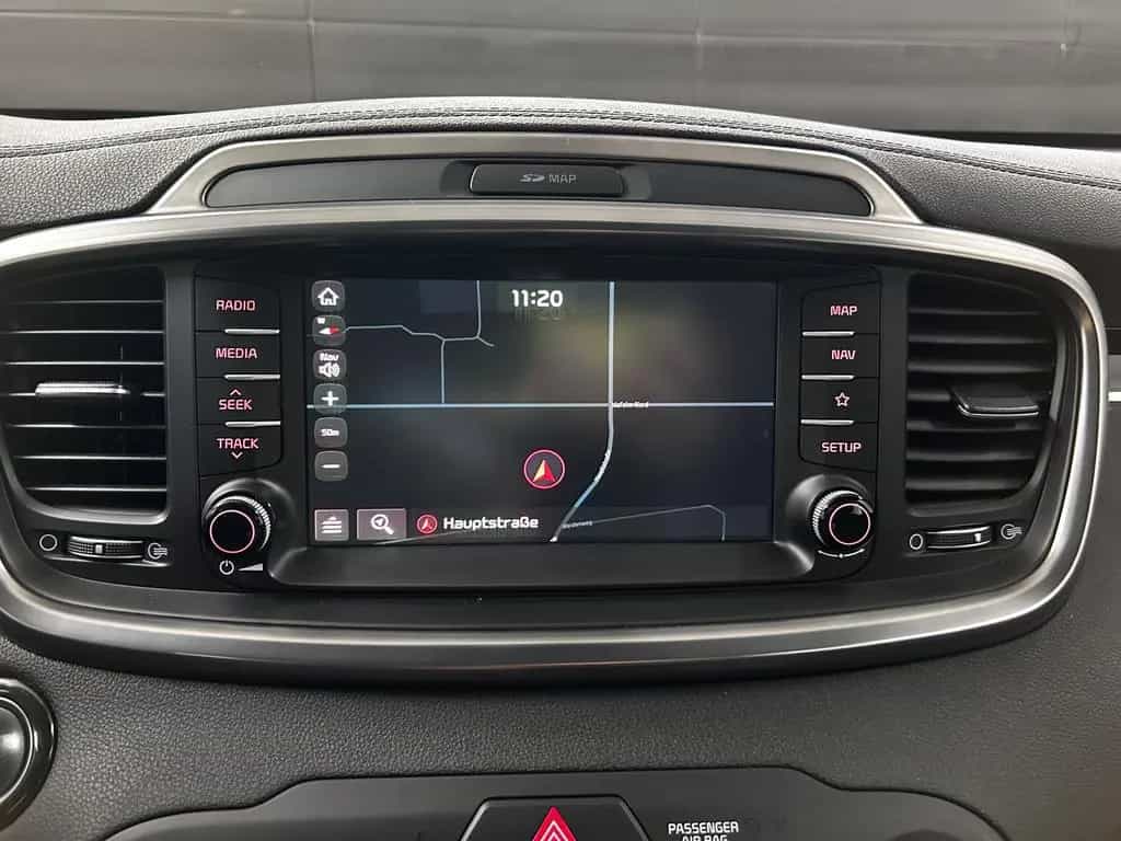 Kia Sorento Vision 4WD+Keyless+Bi-Xenon+Kam+Carplay 06/2018-photo-12