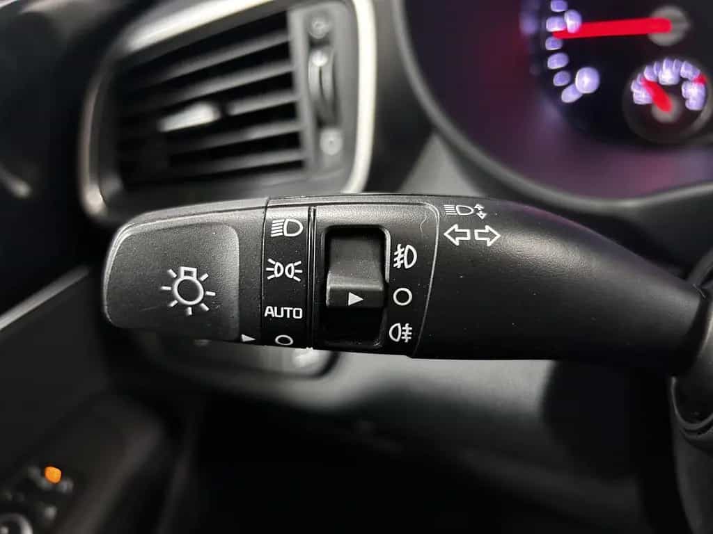 Kia Sorento Vision 4WD+Keyless+Bi-Xenon+Kam+Carplay 06/2018-photo-27