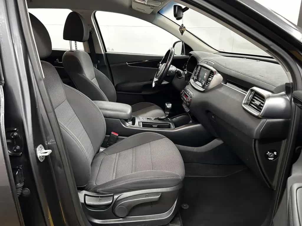 Kia Sorento Vision 4WD+Keyless+Bi-Xenon+Kam+Carplay 06/2018-photo-30
