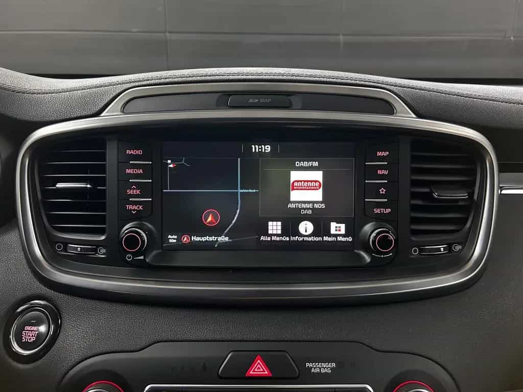 Kia Sorento Vision 4WD+Keyless+Bi-Xenon+Kam+Carplay 06/2018-photo-33