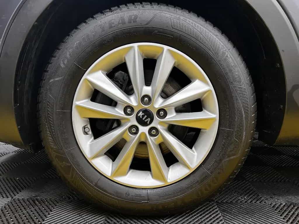 Kia Sorento Vision 4WD+Keyless+Bi-Xenon+Kam+Carplay 06/2018-photo-37