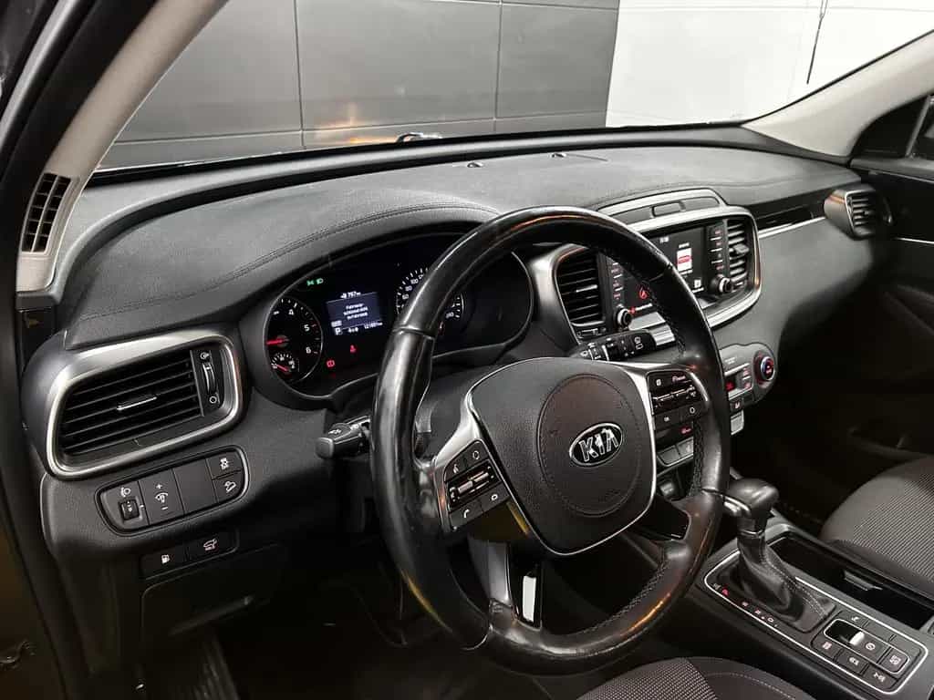 Kia Sorento Vision 4WD+Keyless+Bi-Xenon+Kam+Carplay 06/2018-photo-7