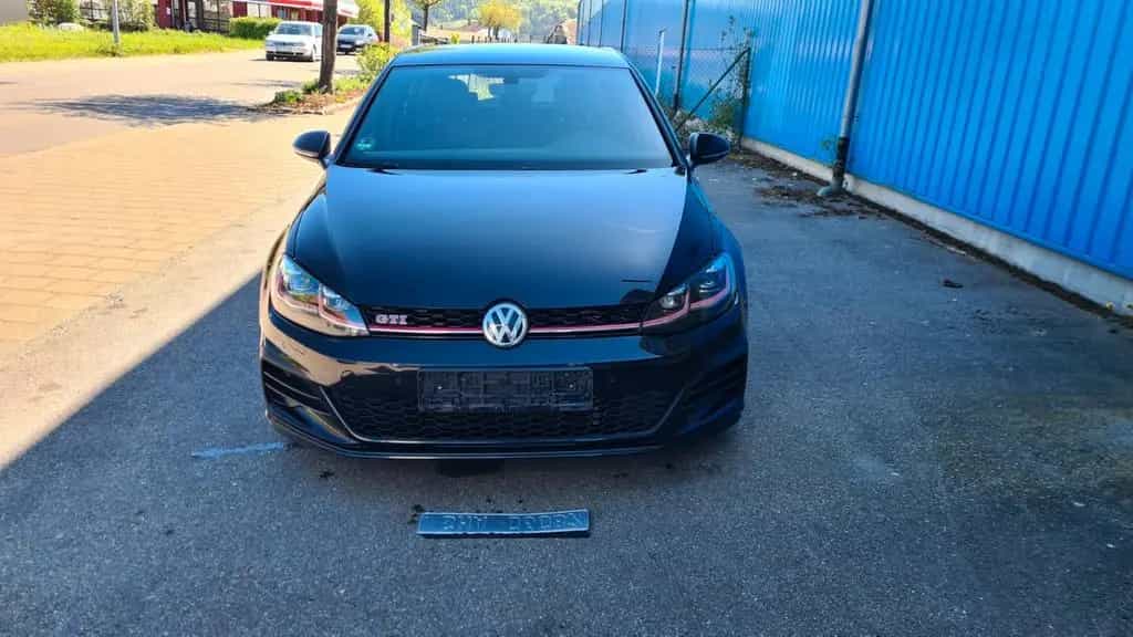 Volkswagen Golf VII GTI Perf. Gewinde 19" LED Xenon Navi 01/2019-photo-3