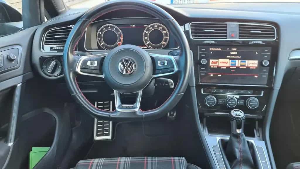 Volkswagen Golf VII GTI Perf. Gewinde 19" LED Xenon Navi 01/2019-photo-6