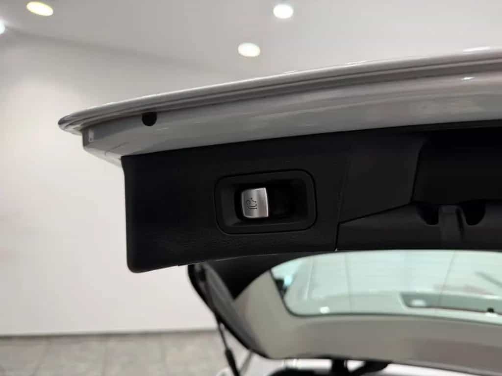 Mercedes-Benz C 180 T Exclusive AUTOMATIK+NAVI+LED+AHK+KAMERA 10/2019-photo-30