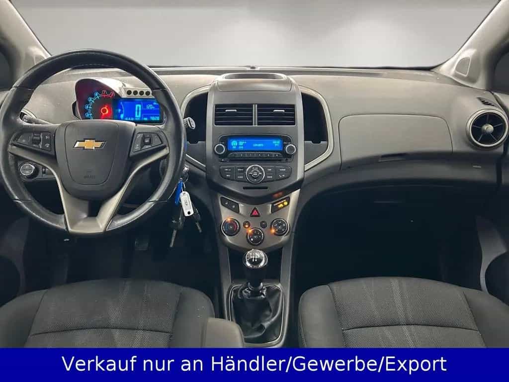 Chevrolet Aveo Schrägheck 1.6i LTZ Klimaanlage SHZ PDC 06/2011-photo-10