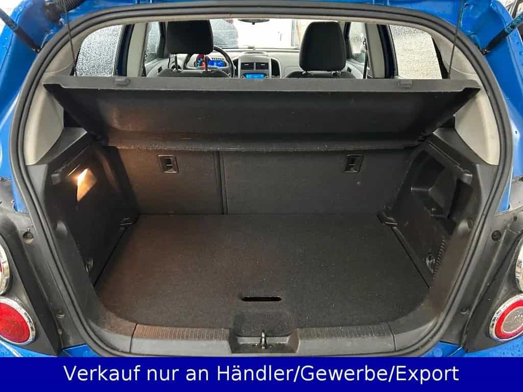 Chevrolet Aveo Schrägheck 1.6i LTZ Klimaanlage SHZ PDC 06/2011-photo-7