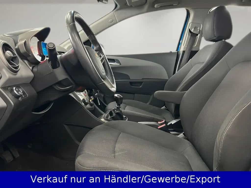 Chevrolet Aveo Schrägheck 1.6i LTZ Klimaanlage SHZ PDC 06/2011-photo-8