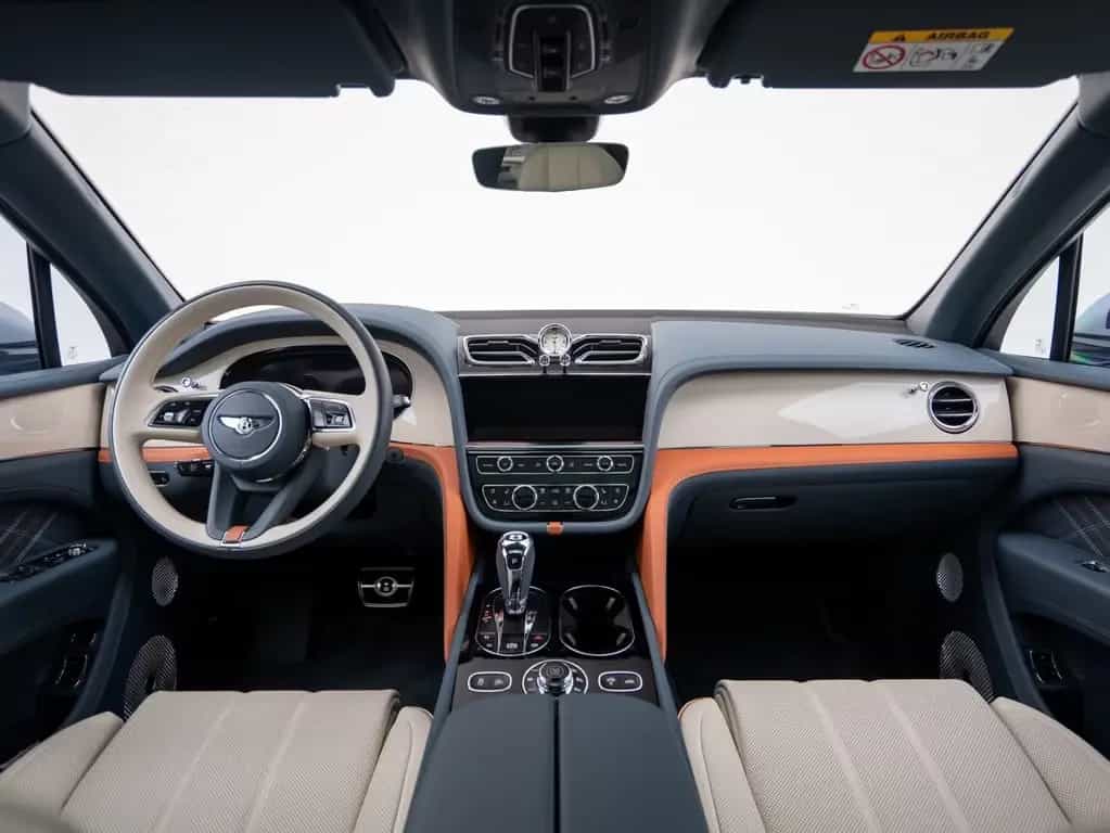 Bentley Bentayga EWB Mulliner V8 01/2025-photo-11