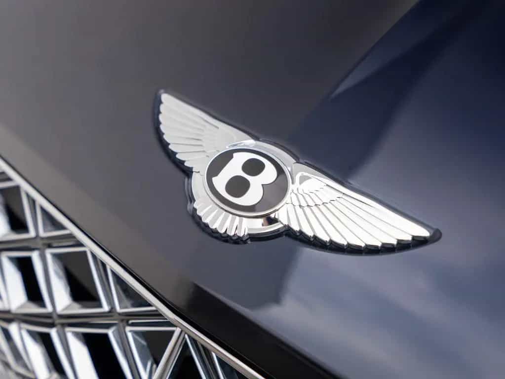 Bentley Bentayga EWB Mulliner V8 01/2025-photo-16